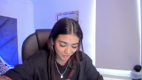 Gia  online show from January 17, 6:33 pm