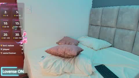 Snapshot of giamonroee chatting on July 28, 3:43 pm giamonroee online show from July 28, 3:43 pm