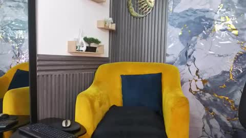   online show from February 4, 1:06 pm