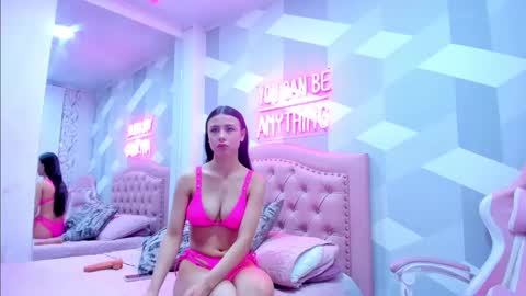 Snapshot of gianna_watson chatting on March 1, 1:29 pm gianna_watson online show from March 1, 1:29 pm