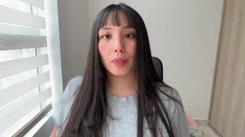 Snapshot of giannalee_ chatting on April 14, 7:09 pm Gianna Lee online show from April 14, 7:09 pm