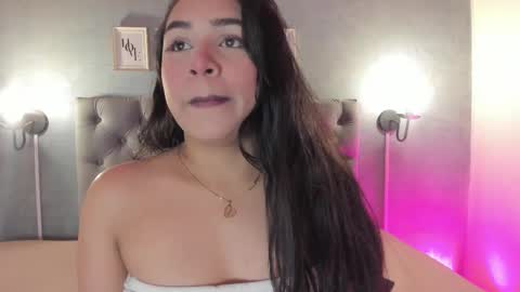 giannaslimjb online show from September 27, 3:44 am