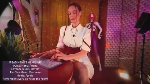 Snapshot of giantess_eva chatting on April 3, 6:06 pm Eva online show from April 3, 6:06 pm