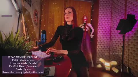 Snapshot of giantess_eva chatting on April 4, 5:43 pm Eva online show from April 4, 5:43 pm