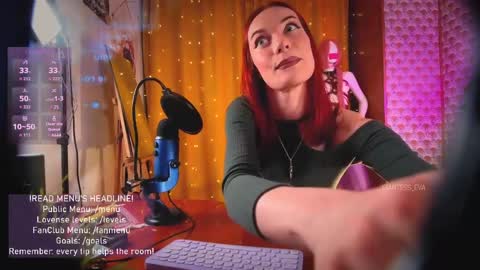 Snapshot of giantess_eva chatting on June 5, 9:31 pm Eva online show from June 5, 9:31 pm