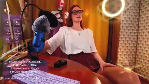 Snapshot of giantess_eva chatting on June 22, 10:18 pm Eva online show from June 22, 10:18 pm