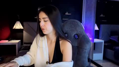 Snapshot of giapearl2 chatting on October 31, 1:23 pm Gia online show from October 31, 1:23 pm