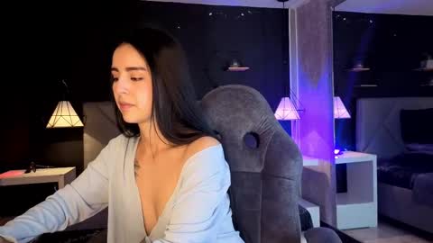 Snapshot of giapearl2 chatting on November 22, 4:44 am Gia online show from November 22, 4:44 am