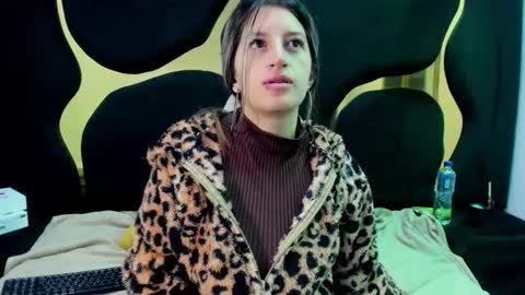 Snapshot of giaroussel chatting on October 20, 1:11 pm GiaRoussel online show from October 20, 1:11 pm