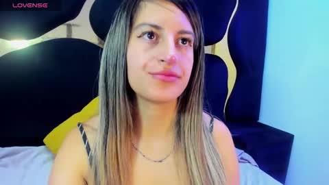 Snapshot of giaroussel chatting on November 2, 4:42 pm GiaRoussel online show from November 2, 4:42 pm