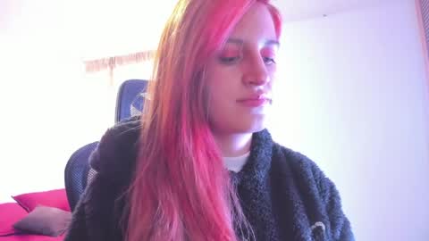 Snapshot of giaroussel chatting on April 18, 3:38 pm GiaRoussel online show from April 18, 3:38 pm