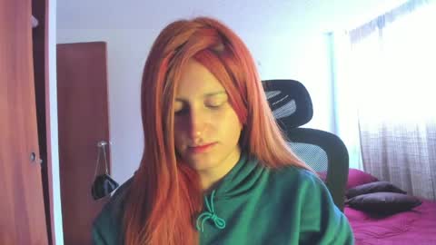 Snapshot of giaroussel chatting on April 24, 4:20 pm GiaRoussel online show from April 24, 4:20 pm