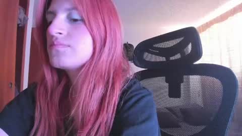Snapshot of giaroussel chatting on May 26, 3:08 pm GiaRoussel online show from May 26, 3:08 pm