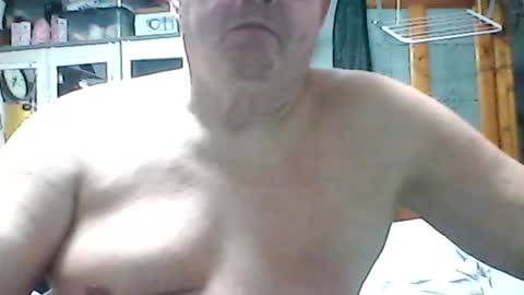 Snapshot of gibbop chatting on June 16, 3:58 pm gibbop online show from June 16, 3:58 pm
