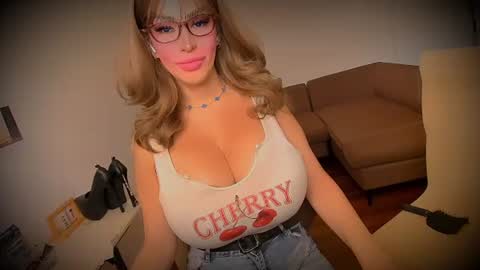 Snapshot of giftedgirl4u chatting on July 15, 1:11 am Ms. Abby - IF YOU DEMAND I DEMAND ASWELL- online show from July 15, 1:11 am