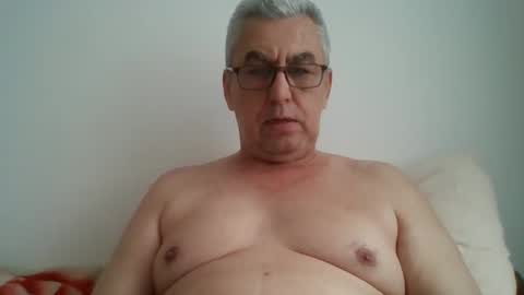 Snapshot of gigi1970 chatting on April 12, 9:03 am gigi1970 online show from April 12, 9:03 am