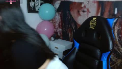 Snapshot of gigi_gilt_ chatting on June 4, 9:43 pm Gigi 3 online show from June 4, 9:43 pm