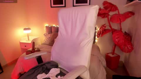 GIGI online show from February 12, 7:14 am