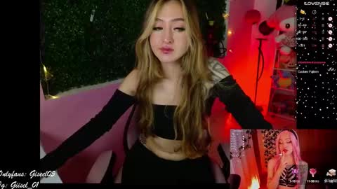Snapshot of gigii_hadiidd chatting on February 11, 1:51 pm Gisel online show from February 11, 1:51 pm
