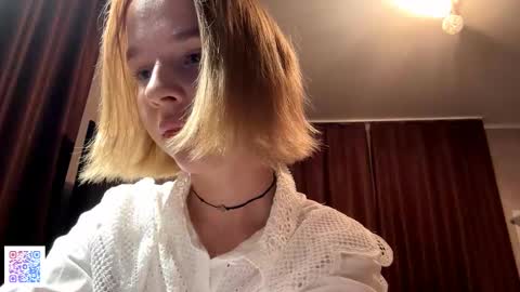 Molly online show from October 6, 7:11 pm