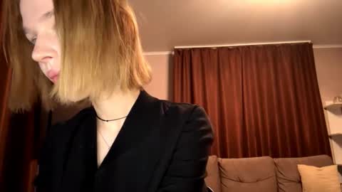 Molly online show from October 14, 7:25 pm