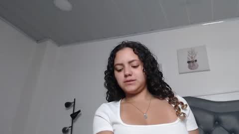 Giia  online show from January 11, 1:38 pm