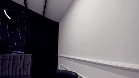 giiadior online show from September 13, 11:54 am