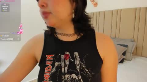 Snapshot of giiiia_ chatting on September 12, 2:55 am giiiia_ online show from September 12, 2:55 am