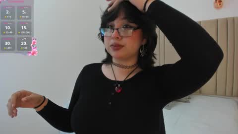 Snapshot of giiiia_ chatting on September 18, 1:18 am giiiia_ online show from September 18, 1:18 am