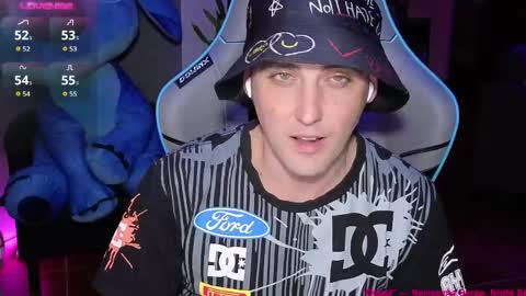 Snapshot of gil_gamesh2nd chatting on May 9, 7:52 pm Mirko online show from May 9, 7:52 pm
