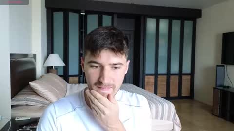 gilbertogonzales online show from November 24, 3:17 am