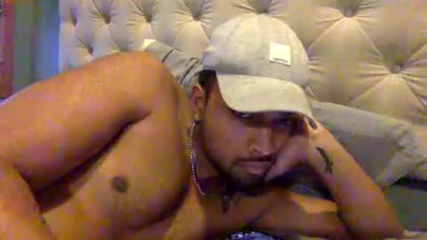 Snapshot of gilbone_gattsby chatting on February 22, 9:57 pm gilbone_gattsby online show from February 22, 9:57 pm