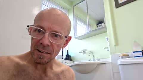 gillesguichard online show from October 30, 10:38 am