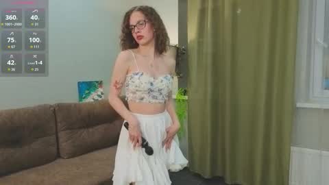 Snapshot of gillianshean chatting on October 14, 1:45 pm Anna online show from October 14, 1:45 pm