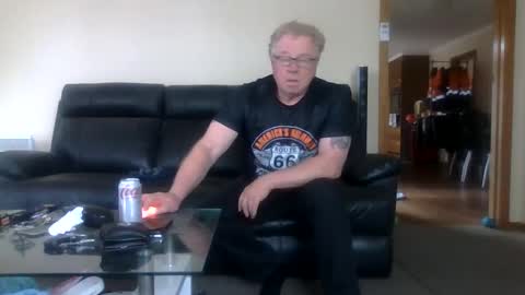 Snapshot of gimmmieoooo chatting on November 23, 5:07 am gimmmieoooo online show from November 23, 5:07 am