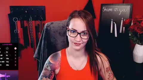 Snapshot of gina_hotlick chatting on November 8, 8:36 am gina_hotlick online show from November 8, 8:36 am