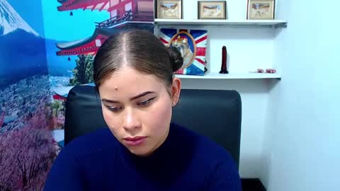  Gina   online show from December 3, 5:12 pm