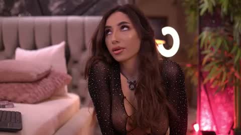 Gina online show from June 21, 8:33 pm