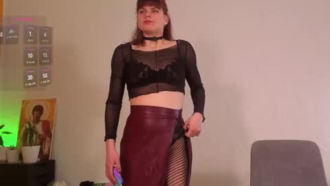 Snapshot of ginavontease chatting on April 28, 7:02 am Gina online show from April 28, 7:02 am