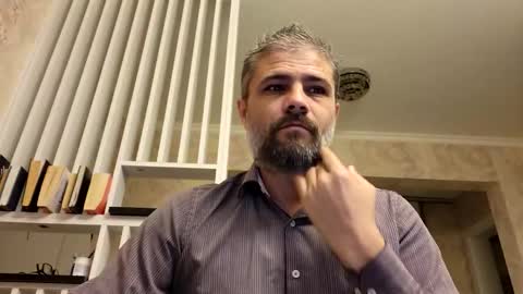 Snapshot of gindrie chatting on November 18, 5:12 am Gabriel online show from November 18, 5:12 am