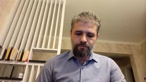 Snapshot of gindrie chatting on November 28, 7:33 am Gabriel online show from November 28, 7:33 am