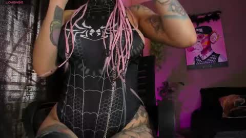 Ginebra online show from October 31, 7:04 pm