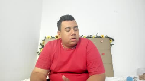 Snapshot of ginelawest chatting on February 27, 5:34 am Gine online show from February 27, 5:34 am