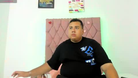 Snapshot of ginelawest chatting on October 25, 4:20 am Gine online show from October 25, 4:20 am