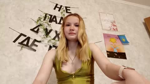 Snapshot of ginger_anna_est chatting on June 2, 2:41 pm Ginger Anna online show from June 2, 2:41 pm
