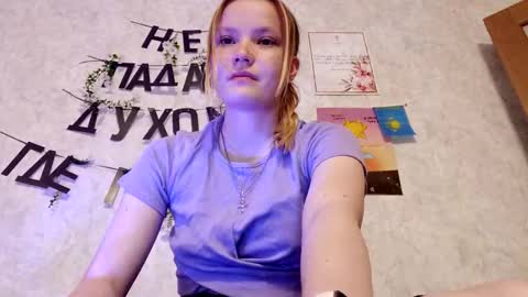 Snapshot of ginger_anna_est chatting on June 7, 8:12 pm Ginger Anna online show from June 7, 8:12 pm