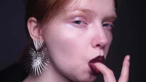 Snapshot of ginger_hugs chatting on December 28, 10:13 pm im expecting 350 thumbs up on my altar online show from December 28, 10:13 pm