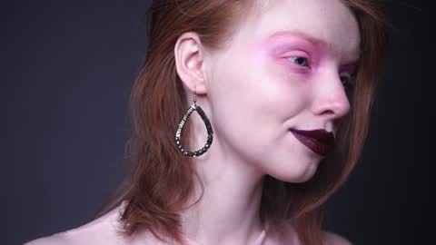 Snapshot of ginger_hugs chatting on January 2, 10:01 pm im expecting 350 thumbs up on my altar online show from January 2, 10:01 pm