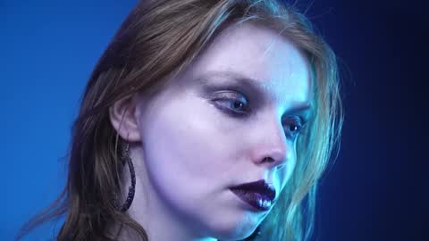 Snapshot of ginger_hugs chatting on January 6, 10:05 pm im expecting 350 thumbs up on my altar online show from January 6, 10:05 pm