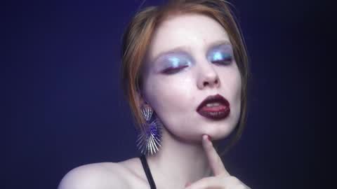 Snapshot of ginger_hugs chatting on February 5, 10:12 pm im expecting 350 thumbs up on my altar online show from February 5, 10:12 pm